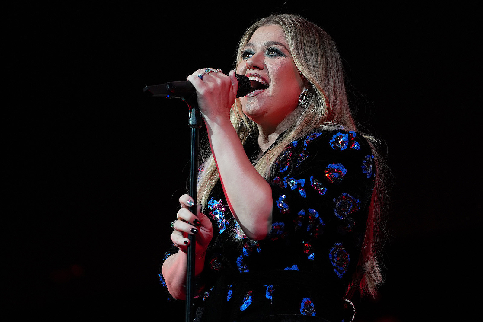 Kelly Clarkson Says Weight Loss Is Result of Listening to Doctor