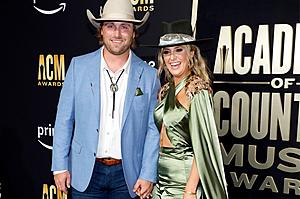 Lainey Wilson Brought Her Dad (And Good Luck Charm) To Last Night's CMAs