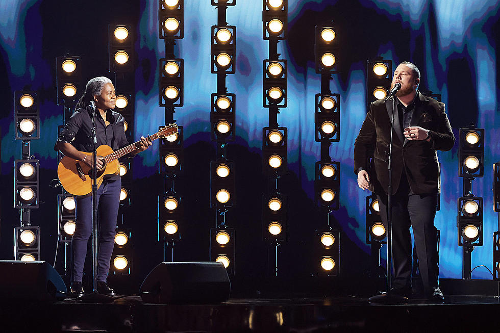 Luke Combs, Tracy Chapman Earn a Standing Ovation at the Grammys