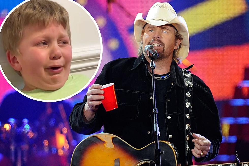 Devastated Young Fan Sobs While Singing Toby Keith [Watch]