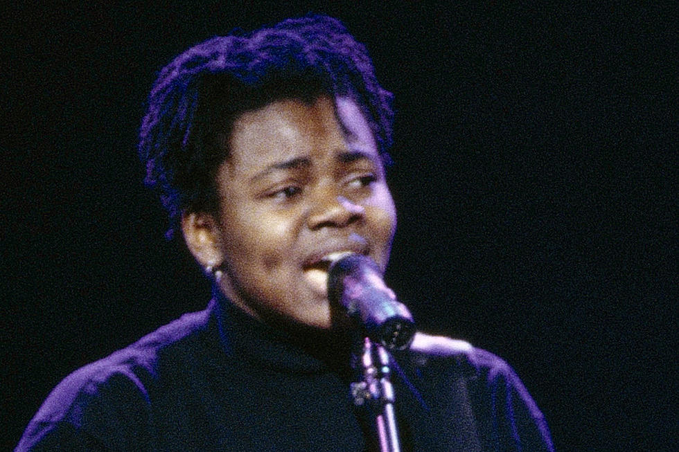 Watch Tracy Chapman’s Original Grammys Performance of ‘Fast Car’