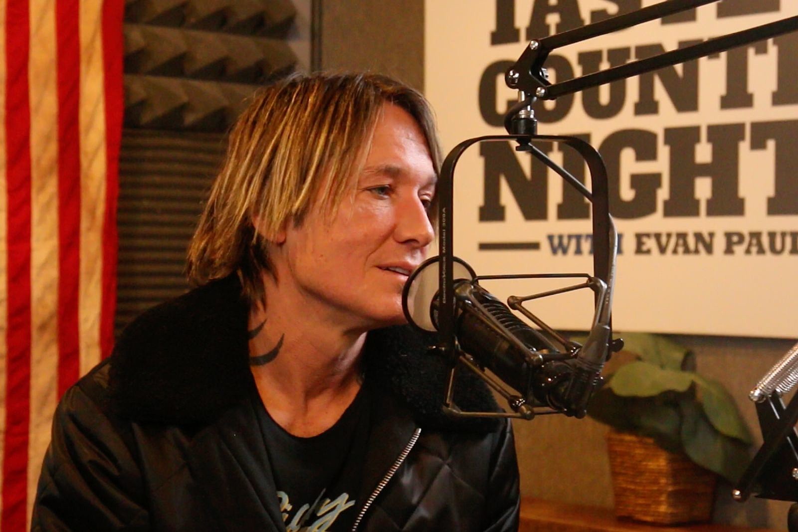 Keith Urban on Valentine’s Day: It’s the ‘Sentiment’ and the
‘Thought That Counts’