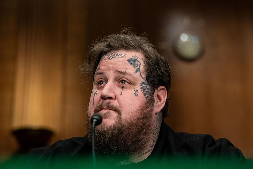 Picture of Jelly Roll talking to the U.S. Senate