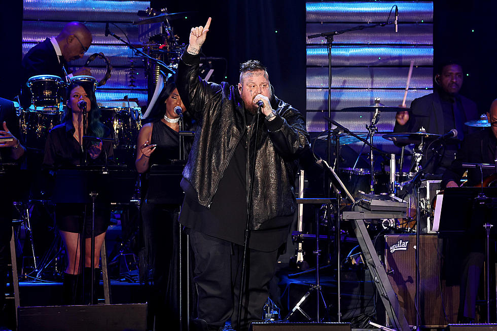 Picture of Jelly Roll performing live.