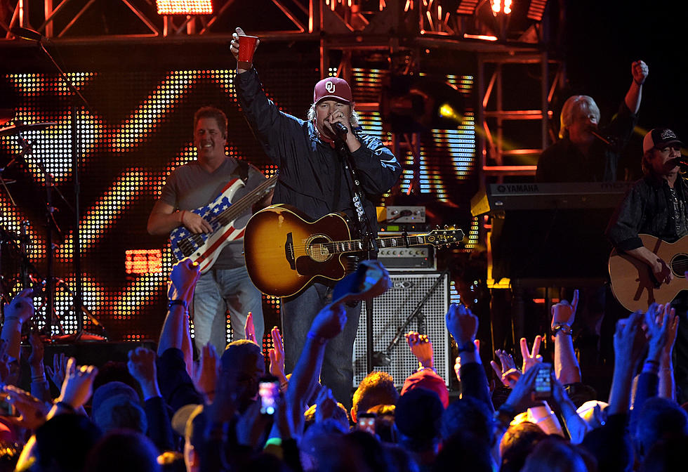 Toby Keith performing live in January 2015