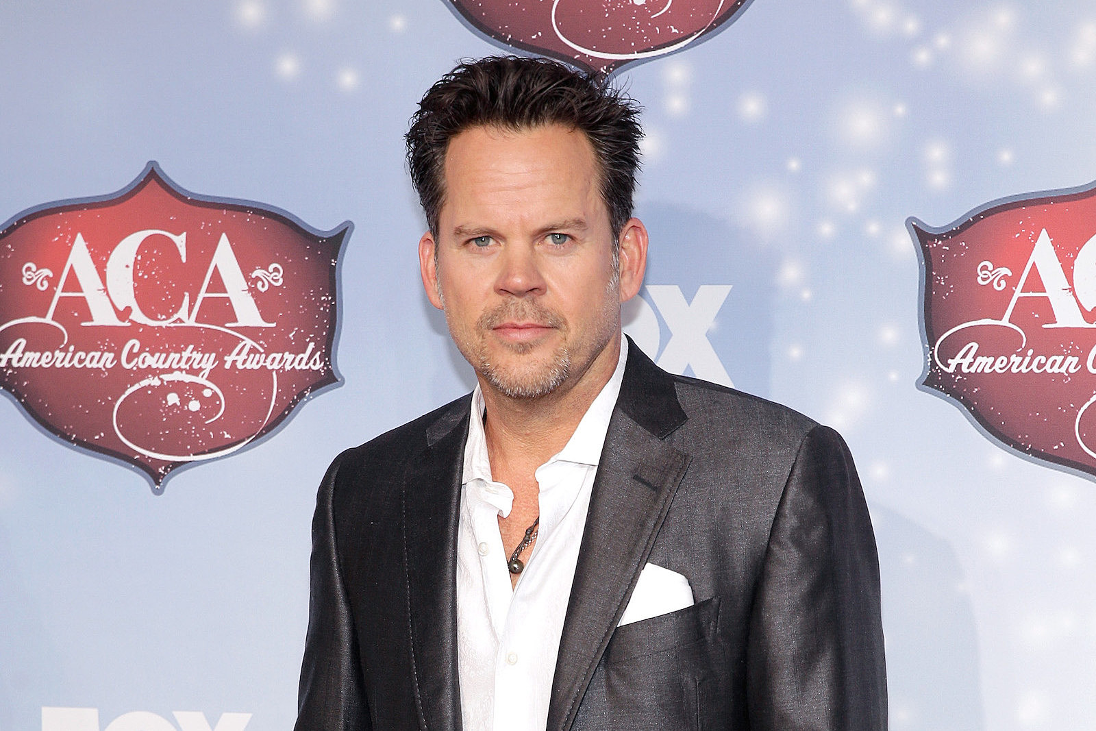 Gary Allan Marries Molly Martin in a Spontaneous Ceremony