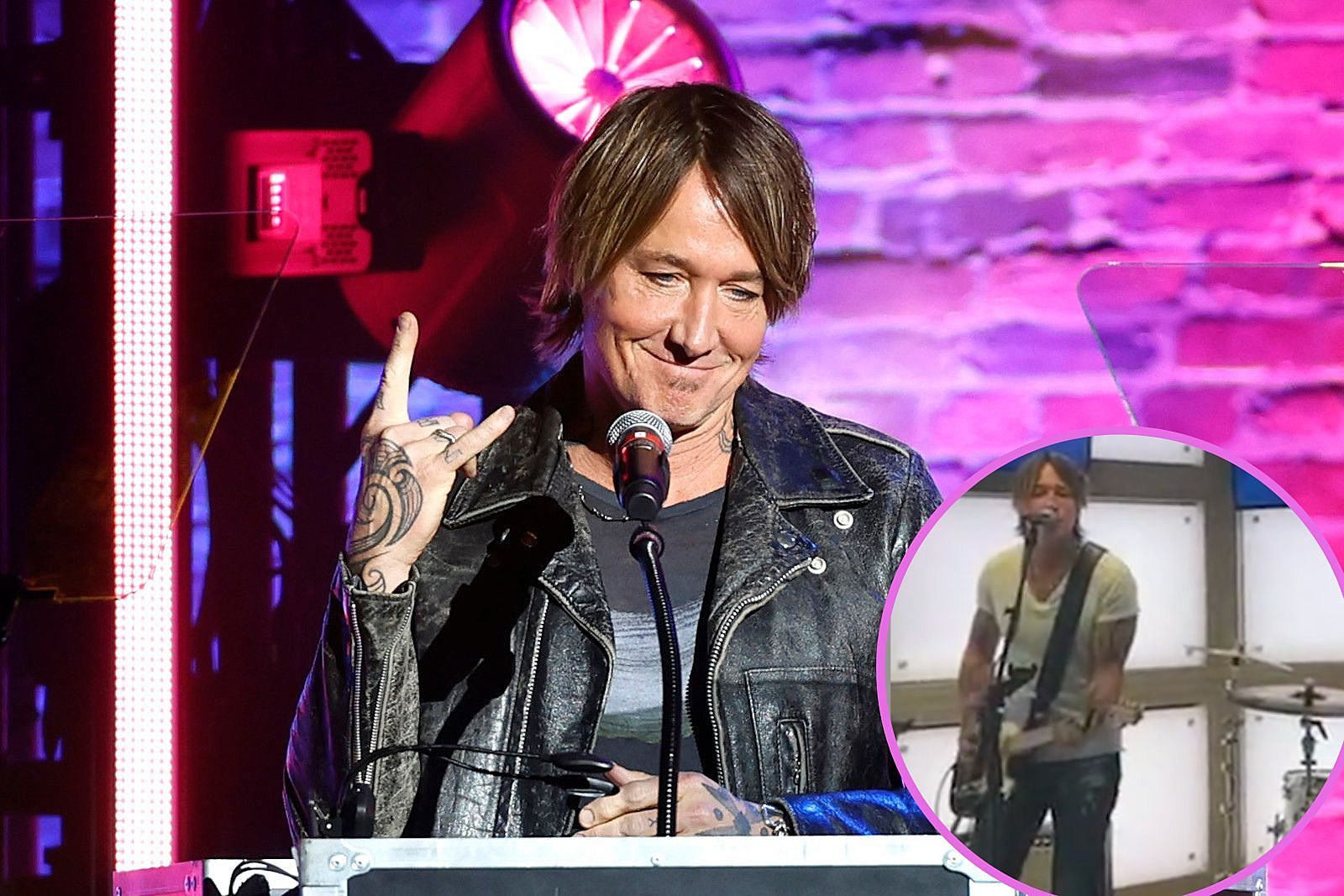 Keith Urban Plays a Surprise Mini-Show at the Nashville Airport
