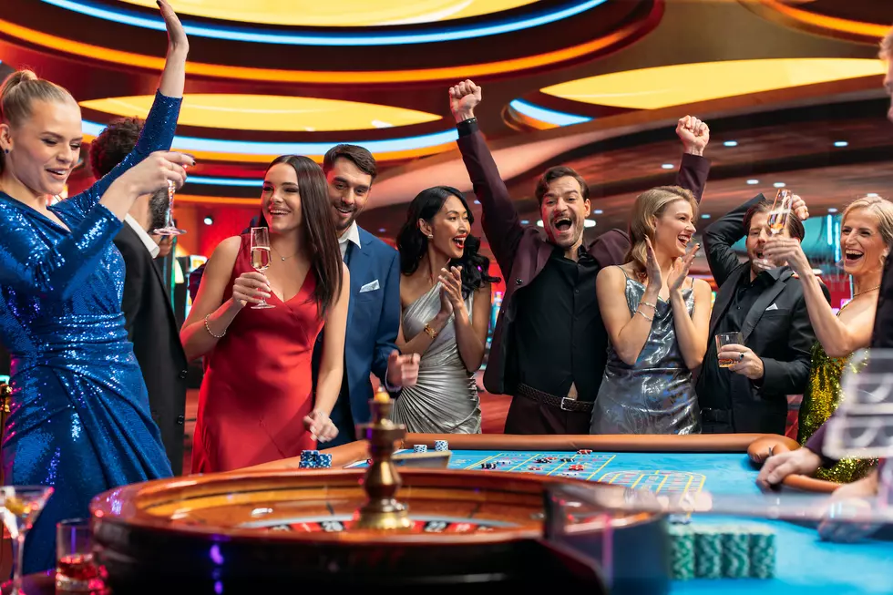 Do Men and Women Play Casinos Differently?