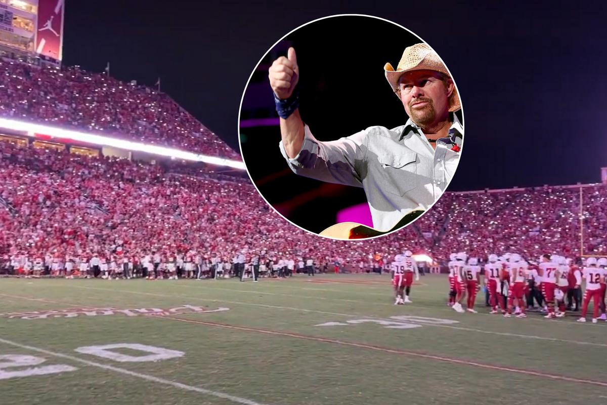 Oklahoma Sooners Fans Sing Along to Toby Keith Tribute [Watch]