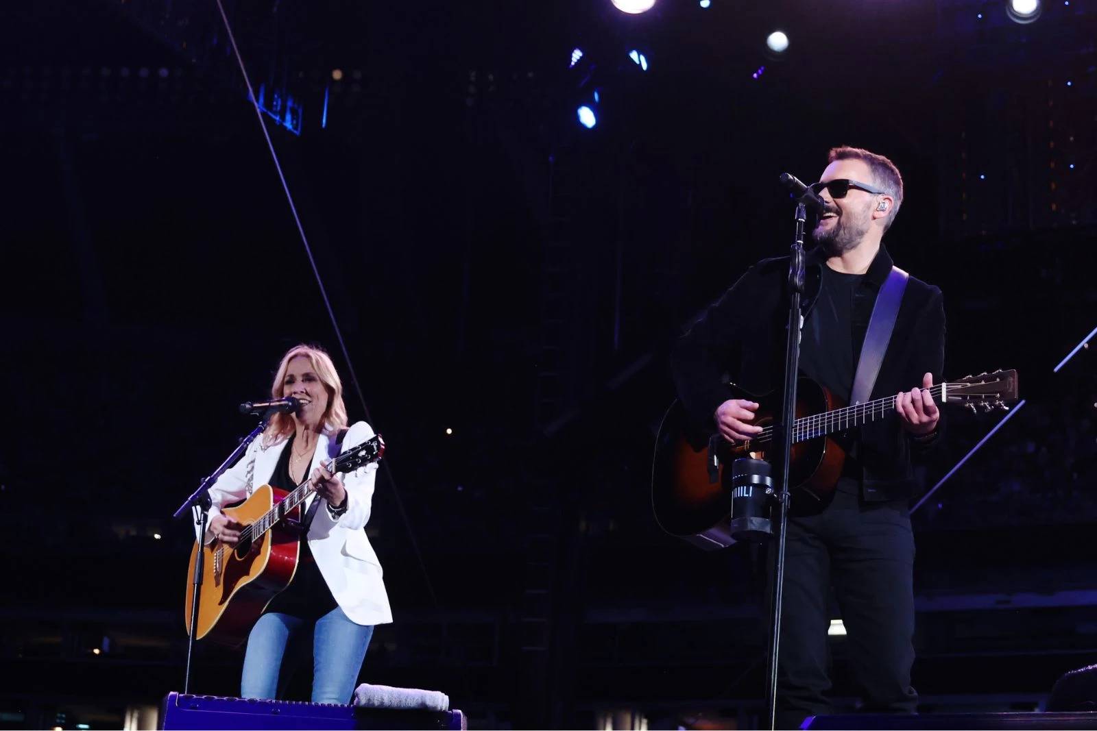 Eric Church + Sheryl Crow Sing ‘Picture’ During Hurricane Benefit