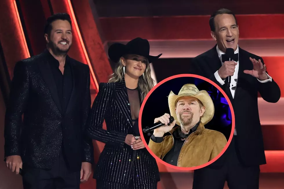 WATCH: CMAs Honor Late Toby Keith