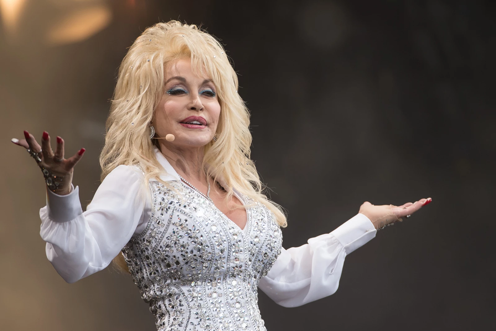 Here’s the Real Reason You Never Saw Dolly Parton’s Late Husband