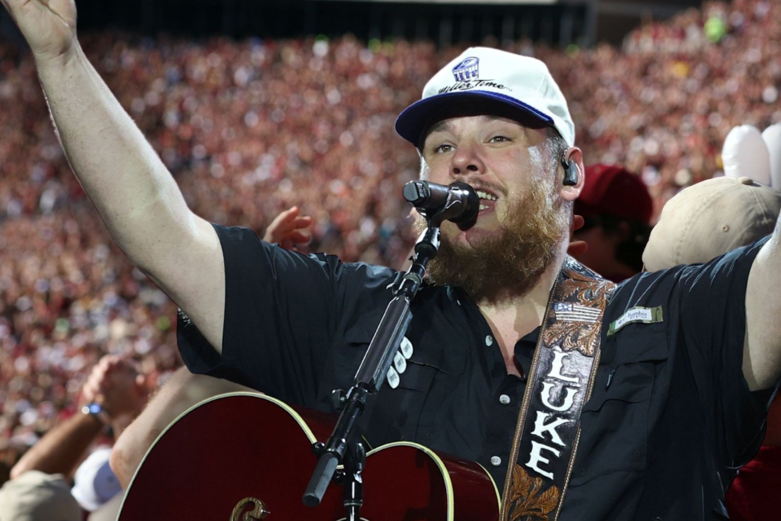 Luke Combs Teased a New 'Banger' + Fans Are Freaking Out