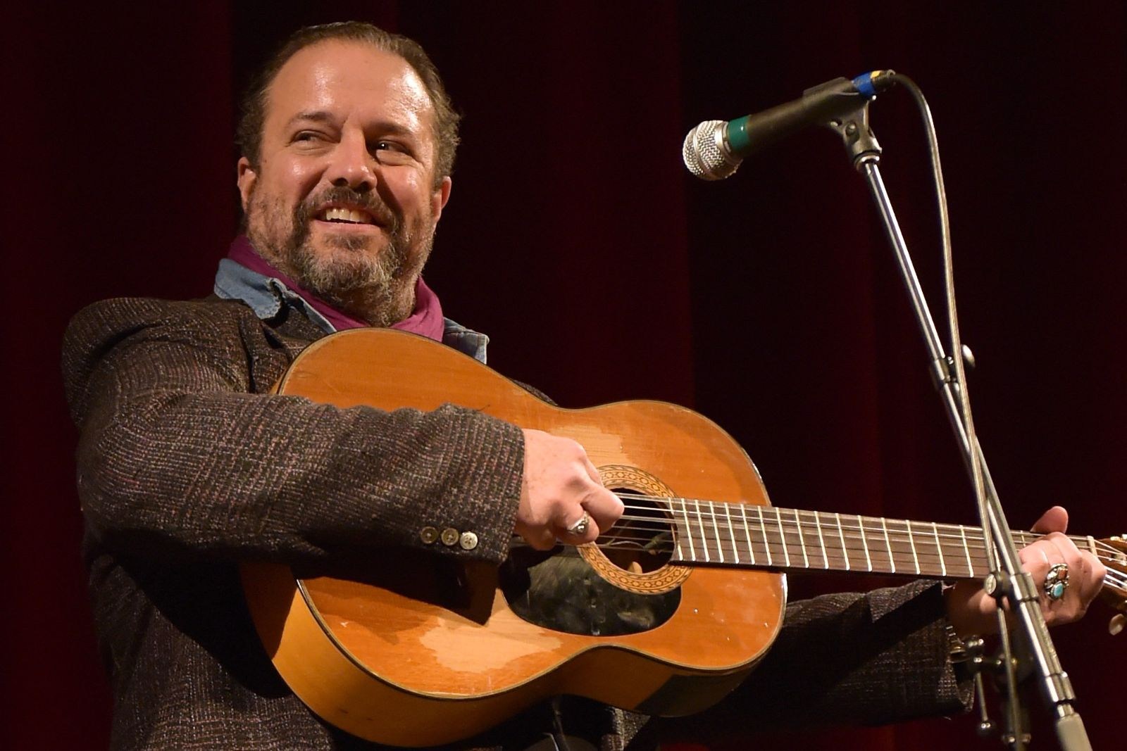 The Mavericks' Raul Malo is 'On My Way' to Beating Cancer