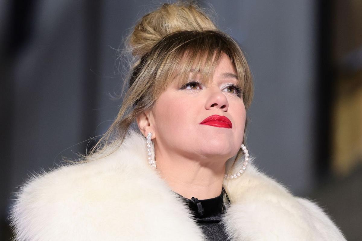 Kelly Clarkson Breaks Silence After Ex-Husband’s Death