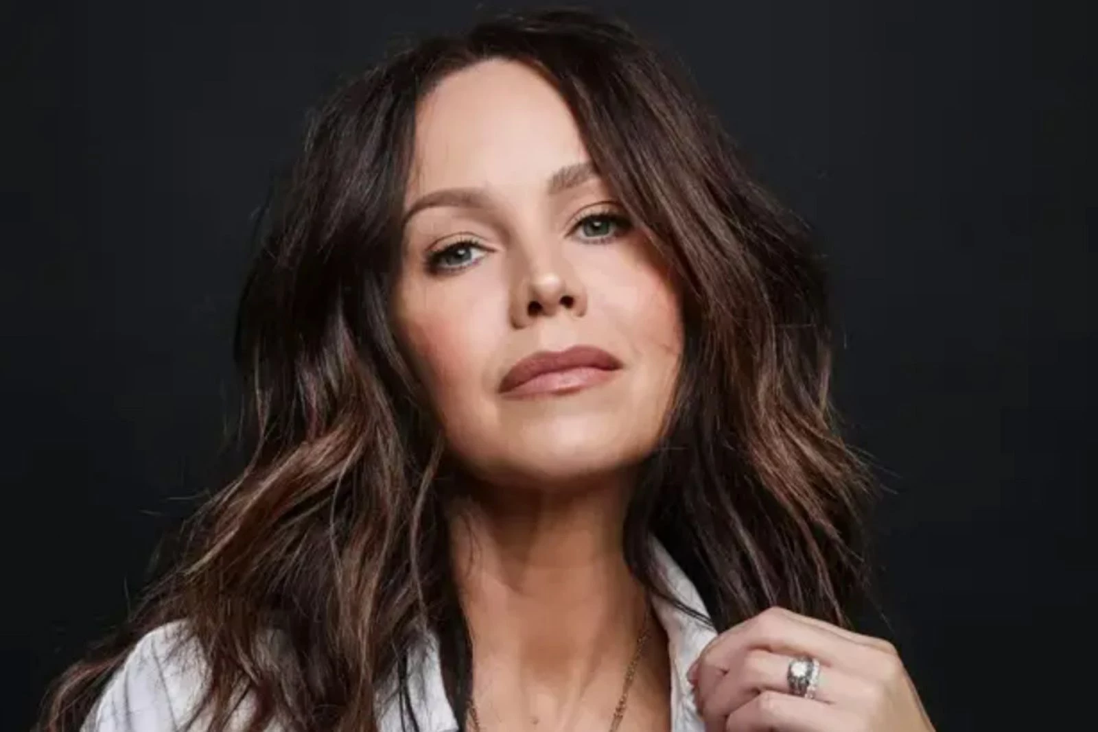 Cyndi Thomson Spreads Hope With New Recording of Smash Hit