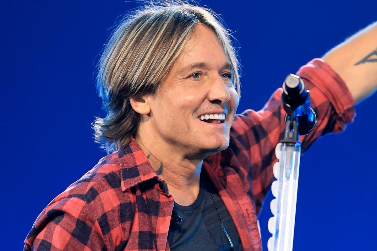 Watch Keith Urban Add a New Lyric to ‘You’ll Think of Me’
