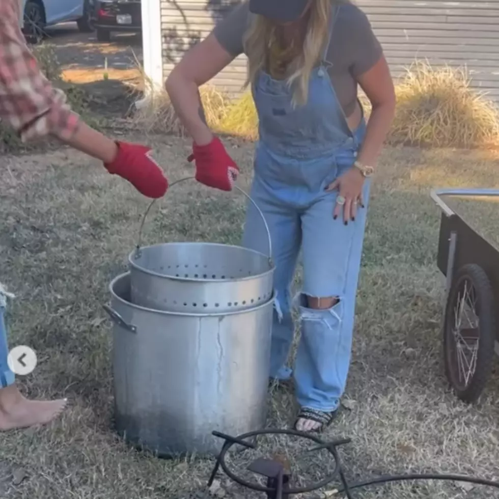 Miranda Lambert Crawfish Boil