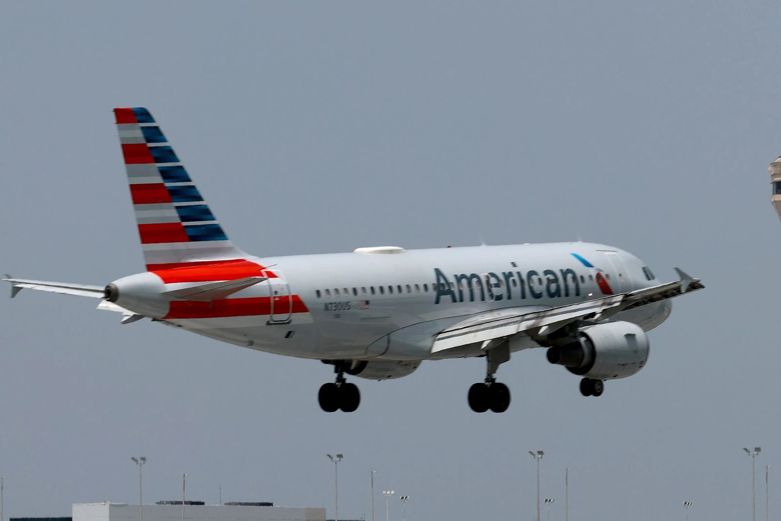 FAA Cutting U.S. Airline Flights by 10 Percent Amid Shutdown