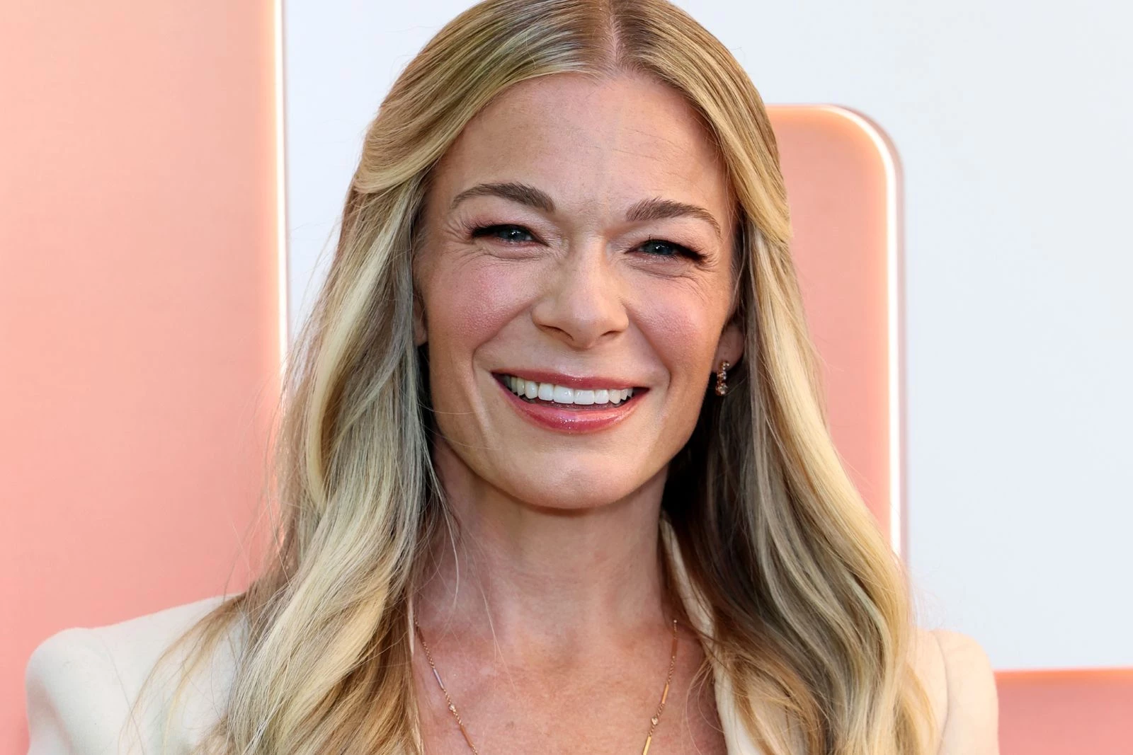 LeAnn Rimes Announces Anniversary Tour for 2026