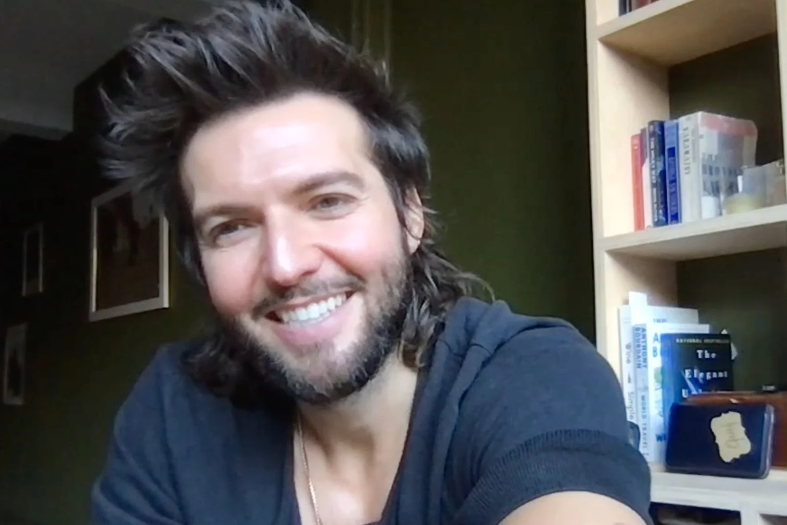 'Landman' Star Guy Burnet Spills About His Onscreen Kiss