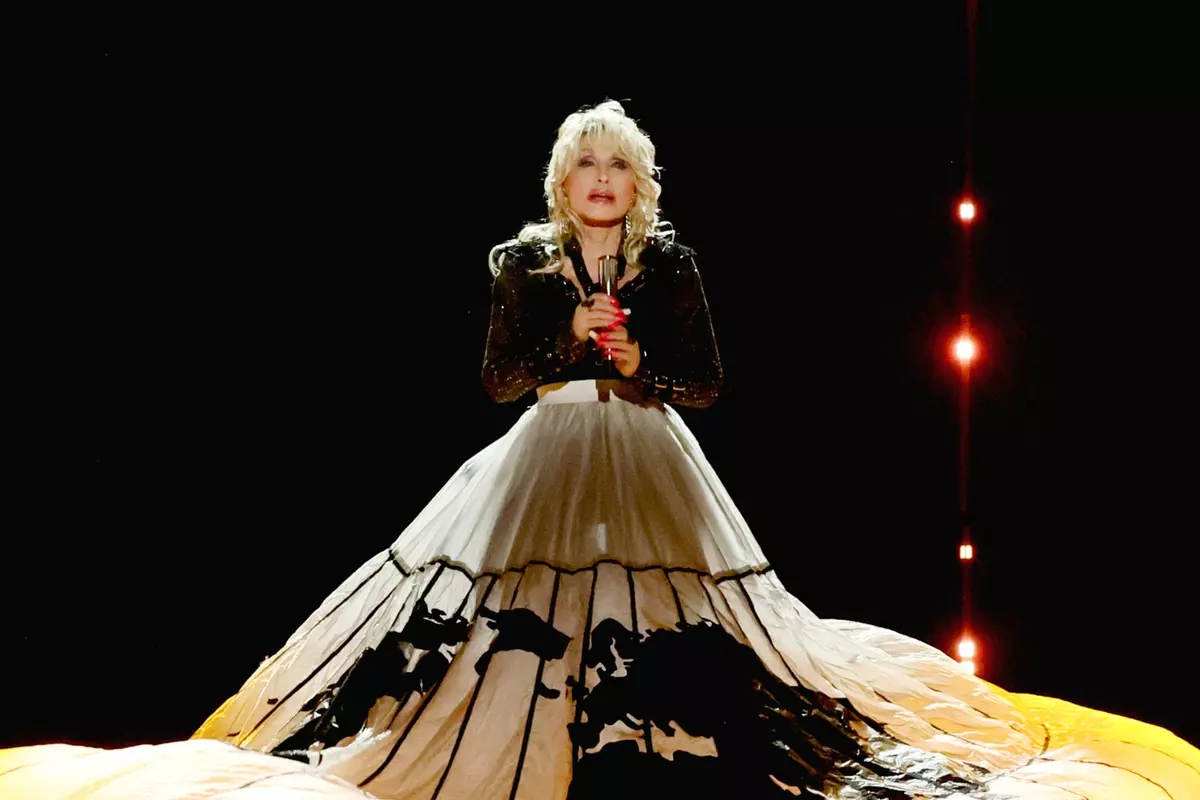 Dolly Parton's Health + Recovery: Her Spirit Is Unbreakable