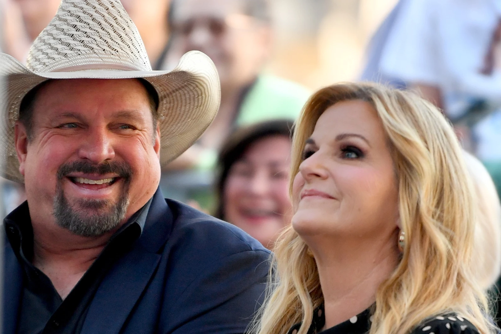 Garth Brooks Once Pulled Off An Epic Holiday Prank