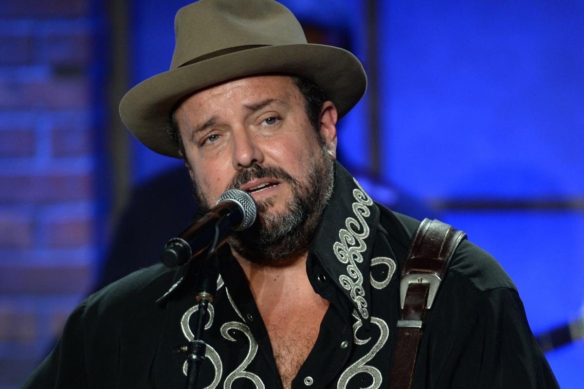 1 Month After Raul Malo’s Death, His Wife Misses His Music Most