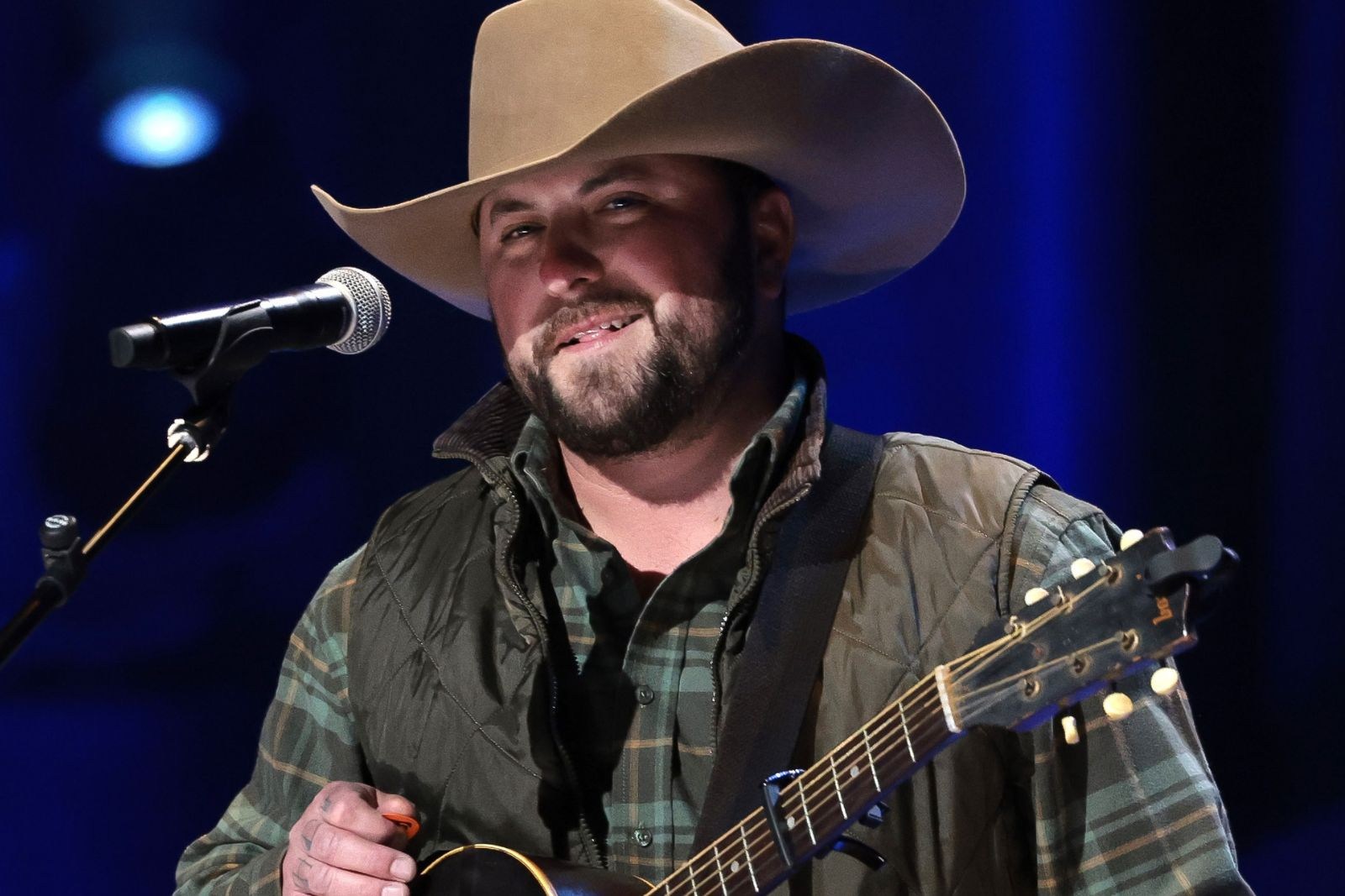 Tyler Farr Suffers a 'Severe Concussion' in Vehicle Crash