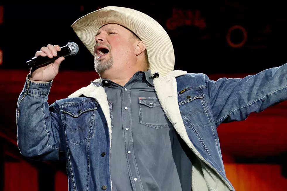 Did Garth Brooks Figure Out a Cure For Blue Dot Fever?