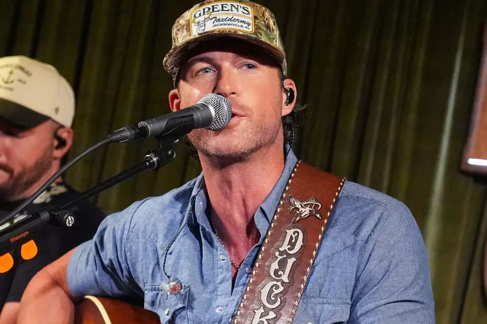 One Song On Riley Green’s ‘That’s Just Me’ Album Broke Our Hearts! All the Tracks, Ranked