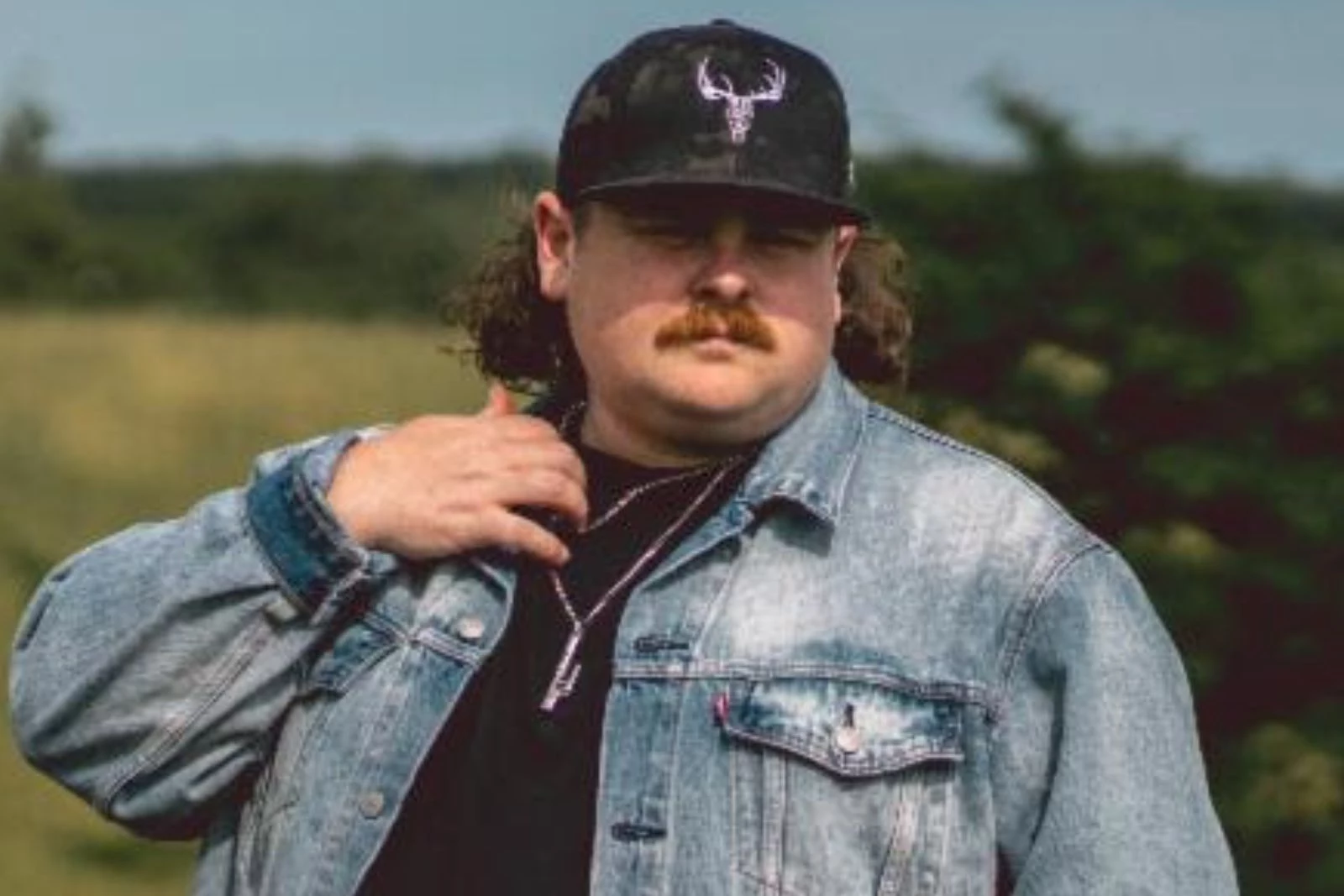 tasteofcountry.com - Carena Liptak - Bryan Andrews Would Bet a Paycheck That Right-Leaning Listeners Can Agree With His New Song