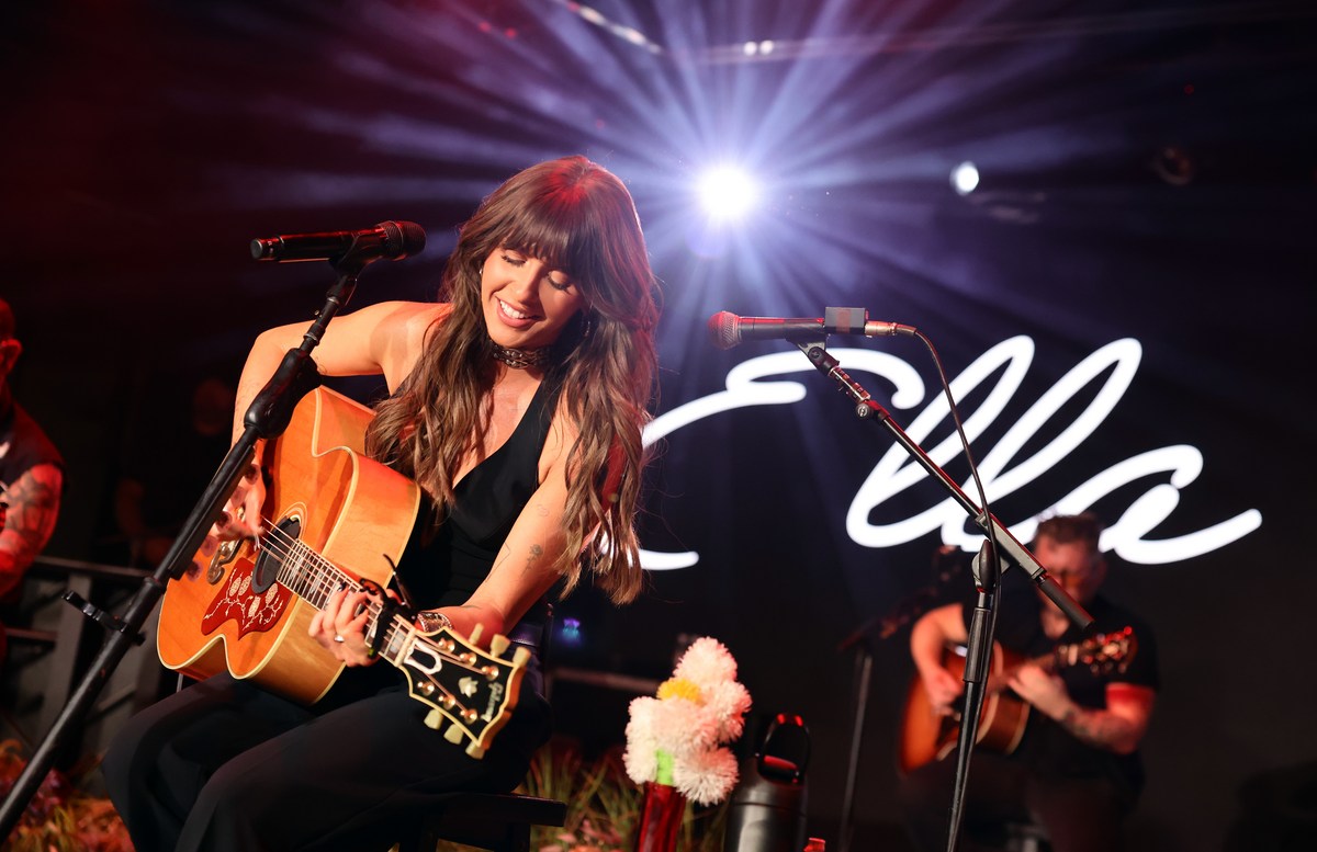 Ella Langley ‘Somethin’ Simple’: Lyrics + Meaning Ella Langley ‘Somethin’ Simple’: Lyrics + Meaning