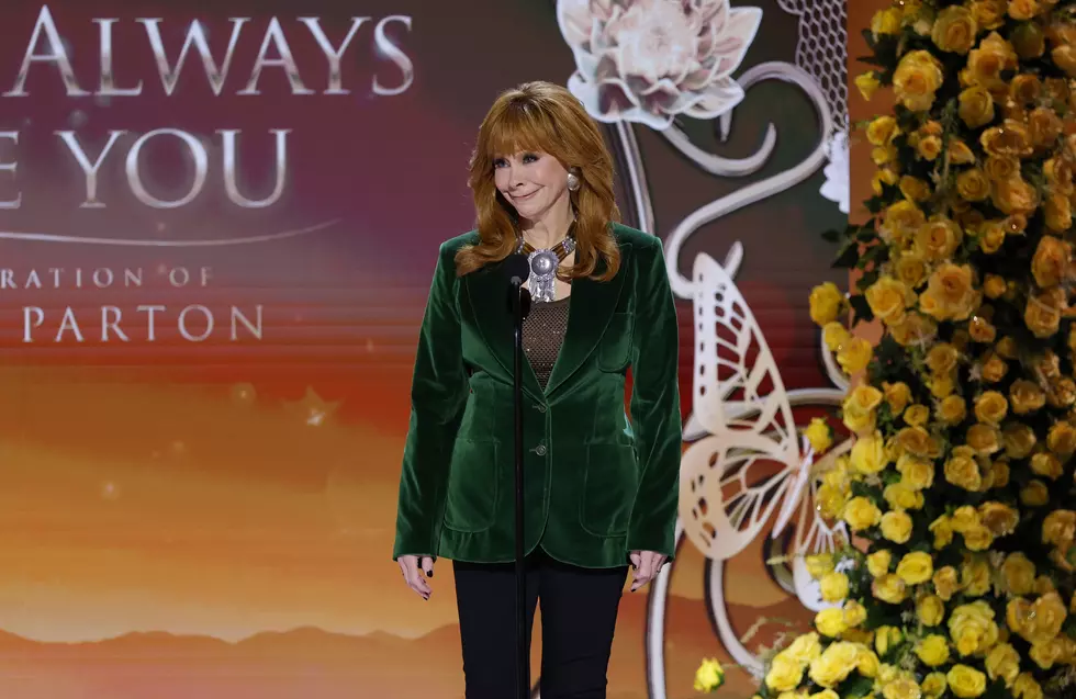 Reba McEntire Honors Dolly Parton at Tribute Concert: WATCH