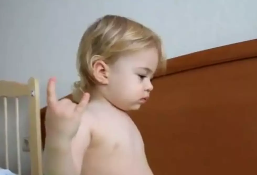World’s Coolest Baby Gives Rock ‘n’ Roll Hand Gesture [VIDEO]
