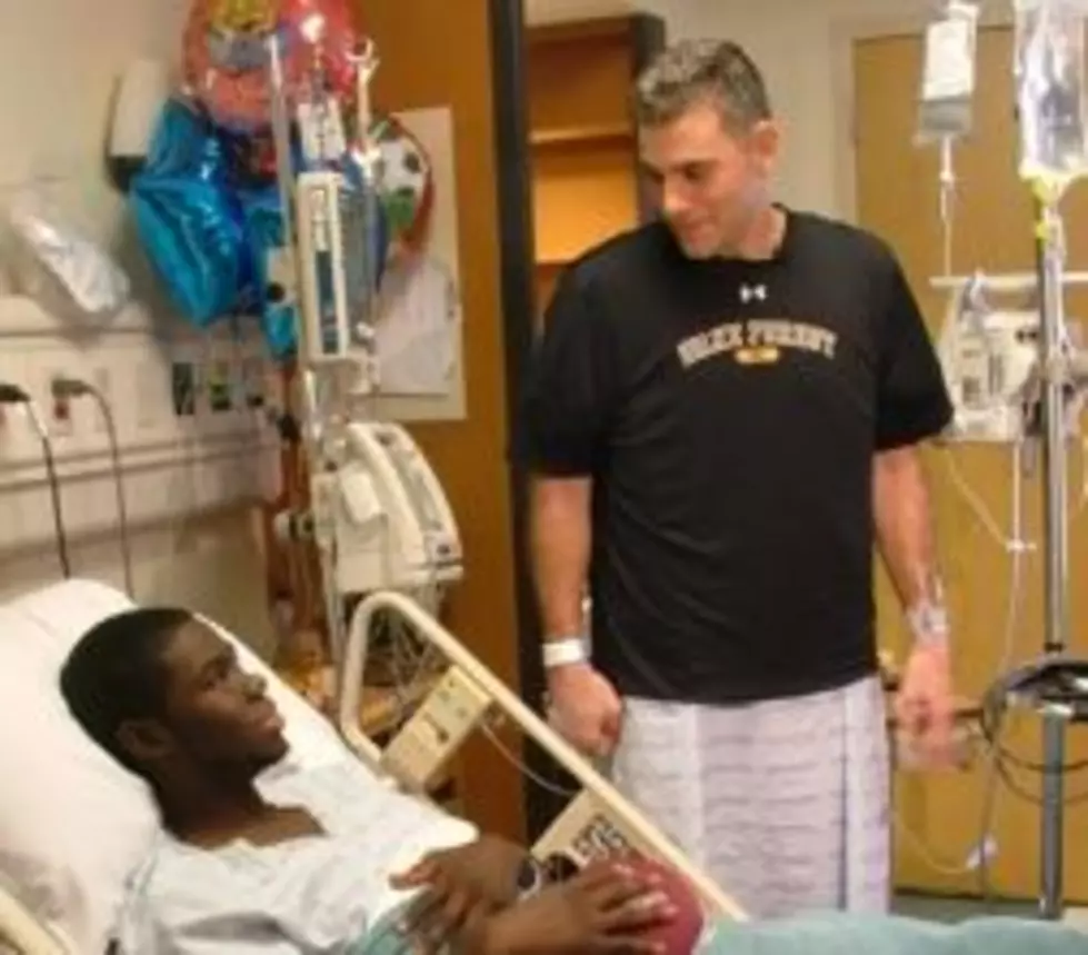 Baseball Coach Gives Player Kidney [VIDEO]