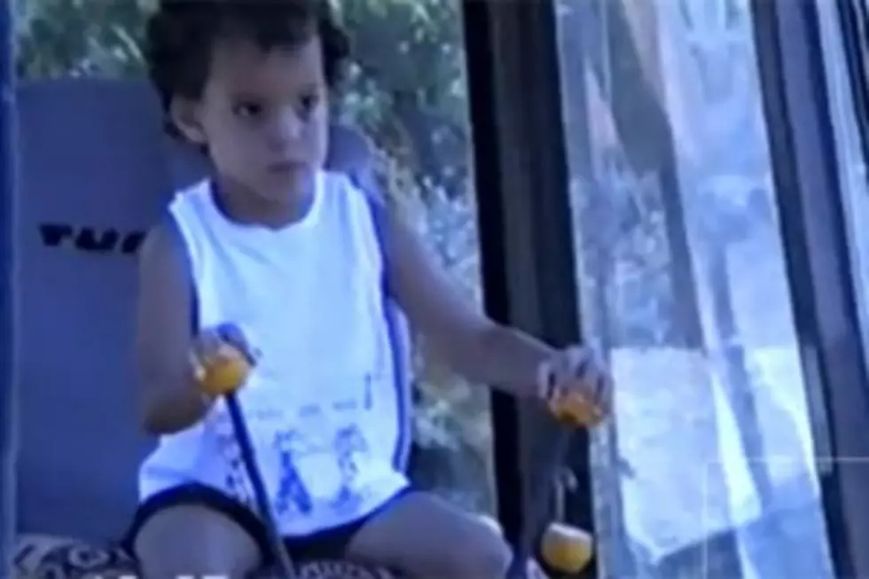 Three-Year-Old Operates a JCB Digger [VIDEO]