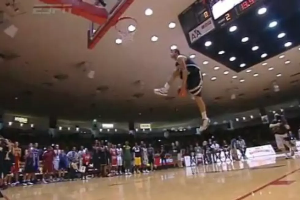 5&#8242; 10&#8243; Jacob Tucker Wins NCAA Slam Dunk Tournament [VIDEO]