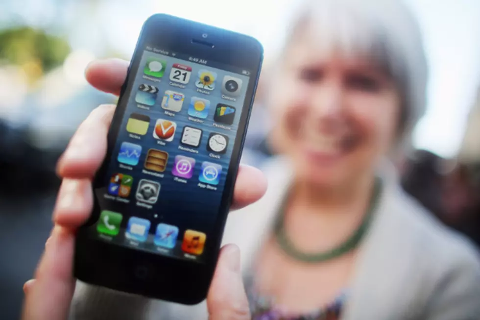 The Geek Girl Report: Digital Wallets, &#8220;Do Not Disturb,&#8221; and Dumb Maps: A Quick Look at iOS 6