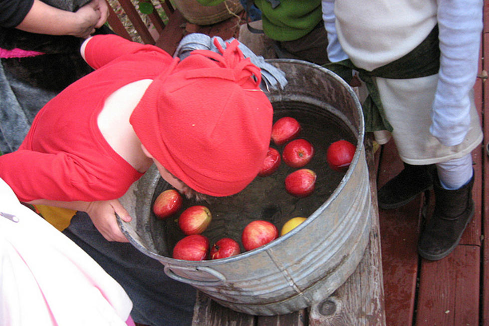 Help Set a World Record for ‘Apple Bobbing’ in Bismarck Saturday