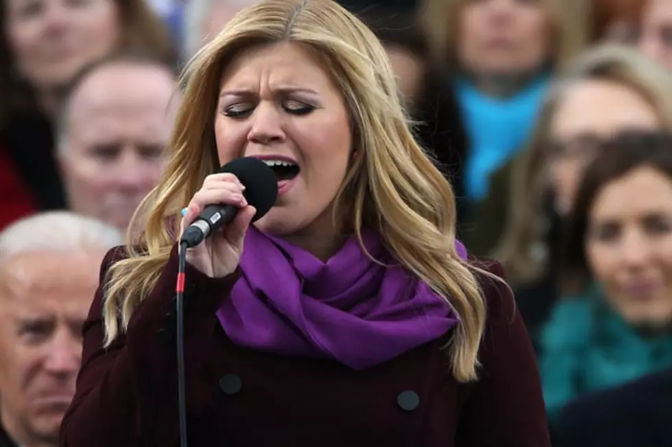 Kelly Clarkson Fights Back Against Clive Davis