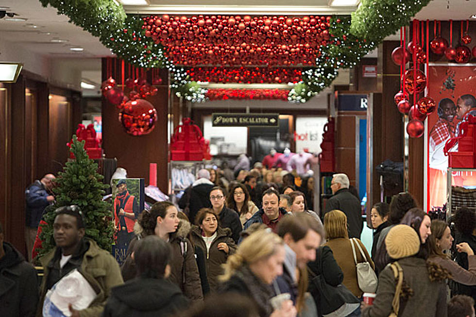 Surprising Study Reveals That, Yes, People Still Go Holiday Shopping in Stores