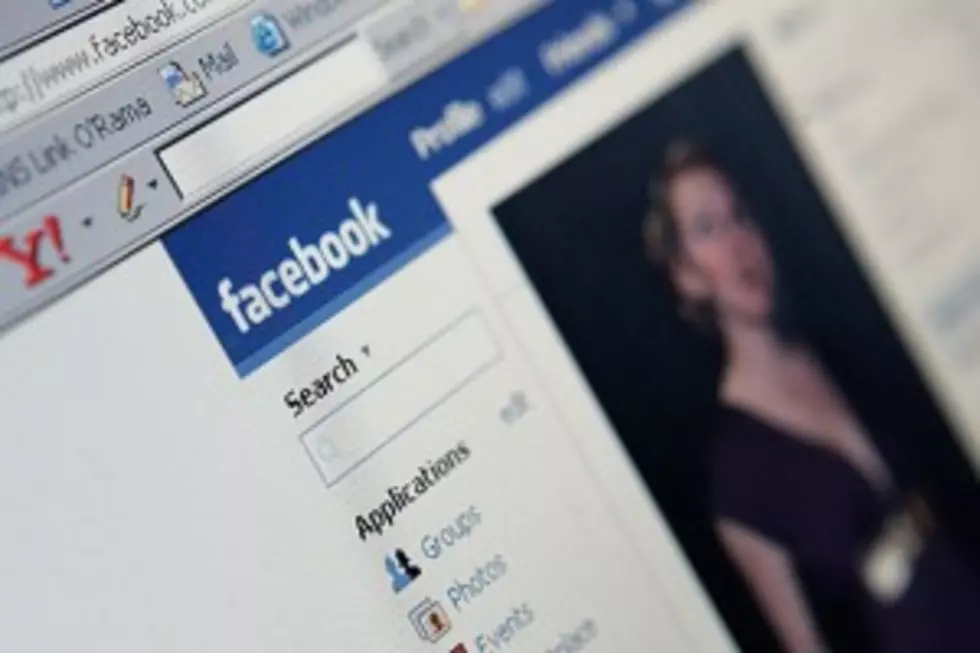 Are Couple Facebook Accounts A Good Idea? [POLL]