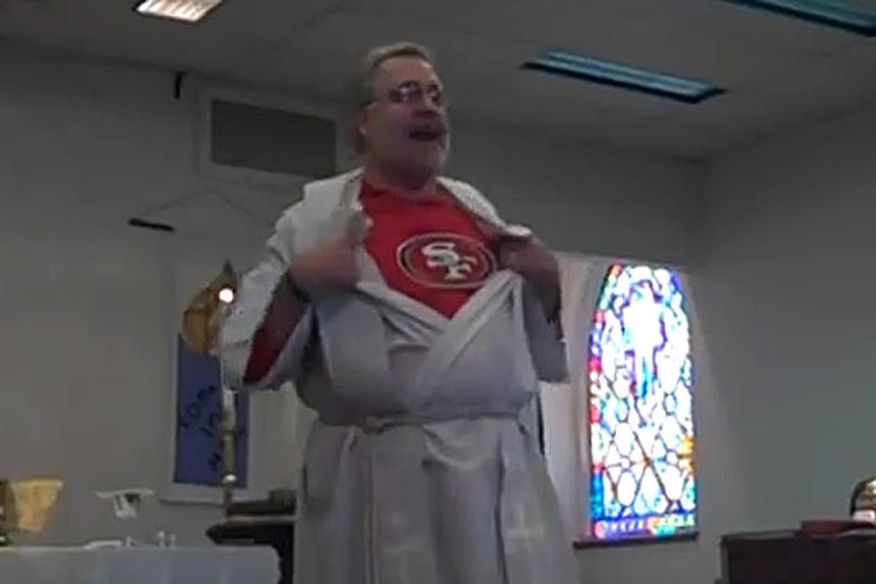 Pastor (And Die-Hard 49ers Fan) Blows Through Service in Under a Minute to Watch Playoff Game [VIDEO]
