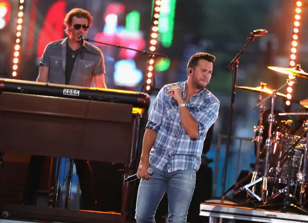 Remember When Luke Bryan Got Hit By A Beer&#8230;.Where The Sun Don&#8217;t Shine?