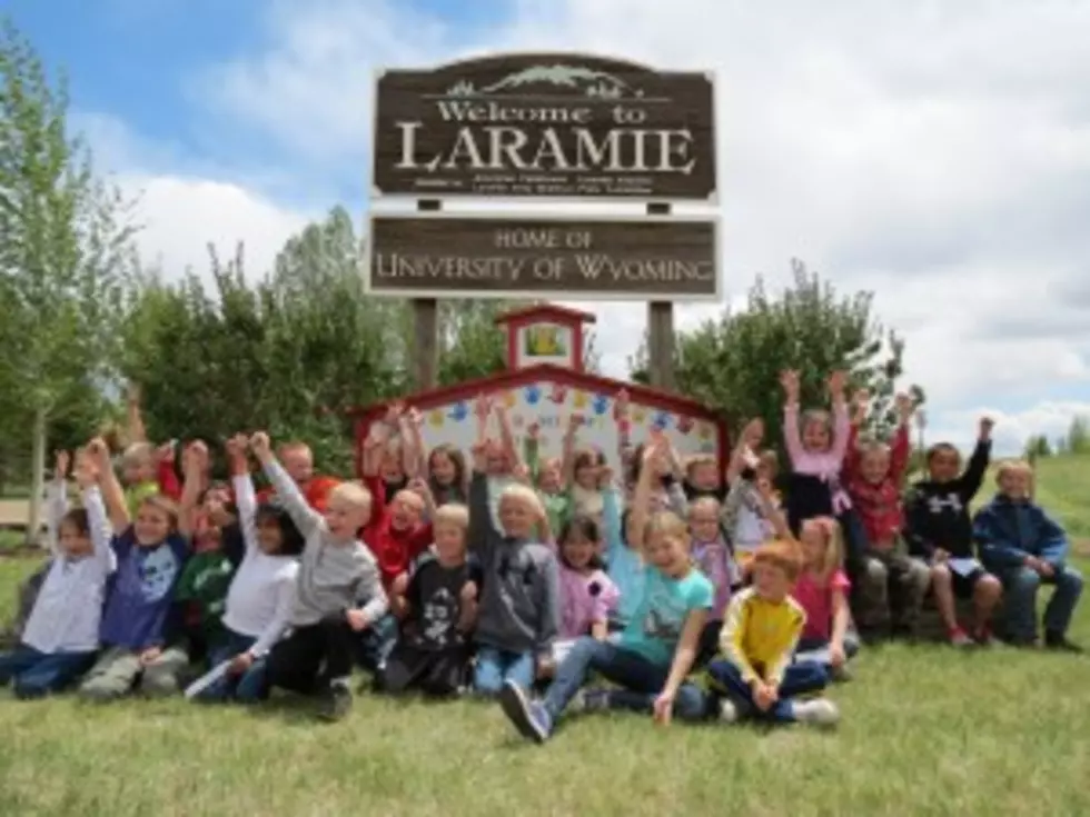 First Graders Unveil Addition to &#8220;Welcome to Laramie&#8221; Sign [PHOTOS]