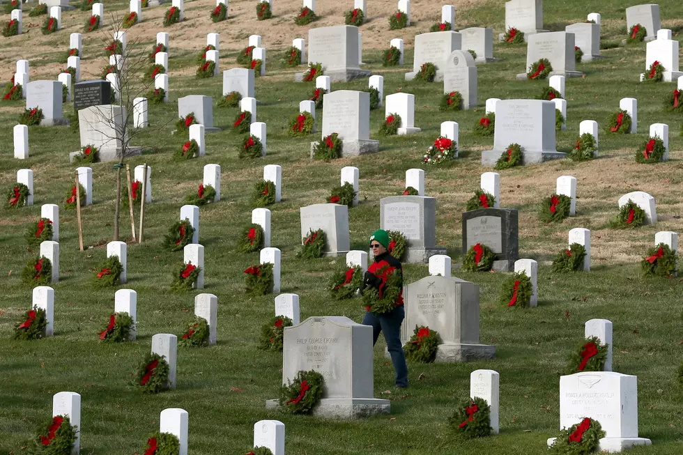 Purchase Wreaths for Albany County Veterans Graves