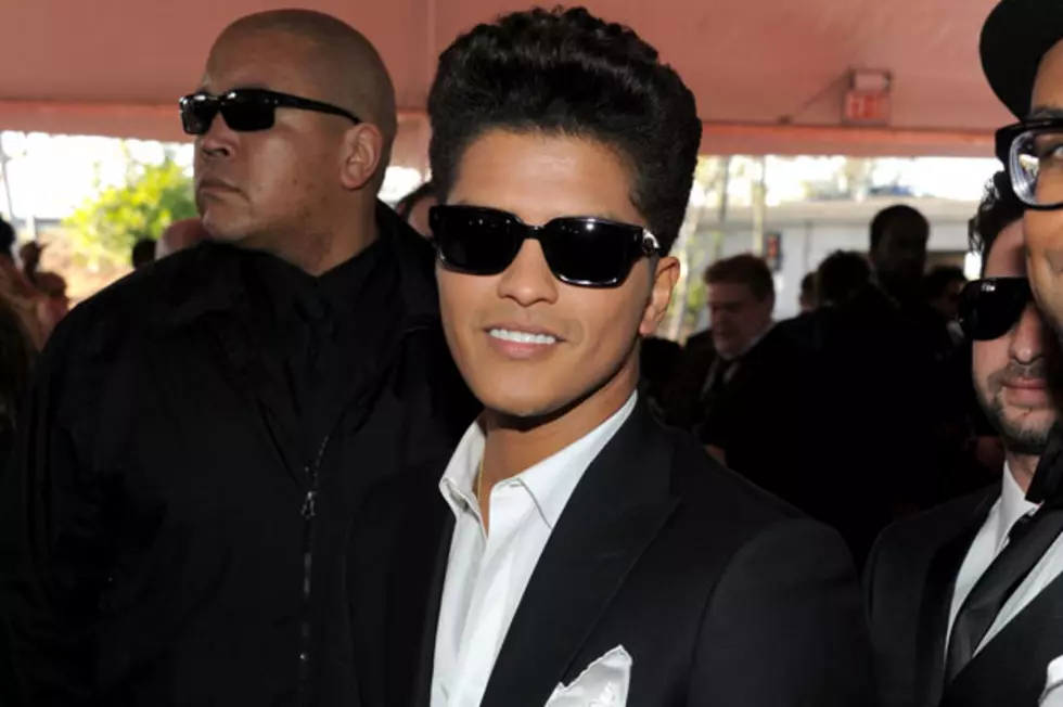 Bruno Mars Grabs Best Male Pop Vocal Performance 2011 Grammy for &#8216;Just the Way You Are&#8217;