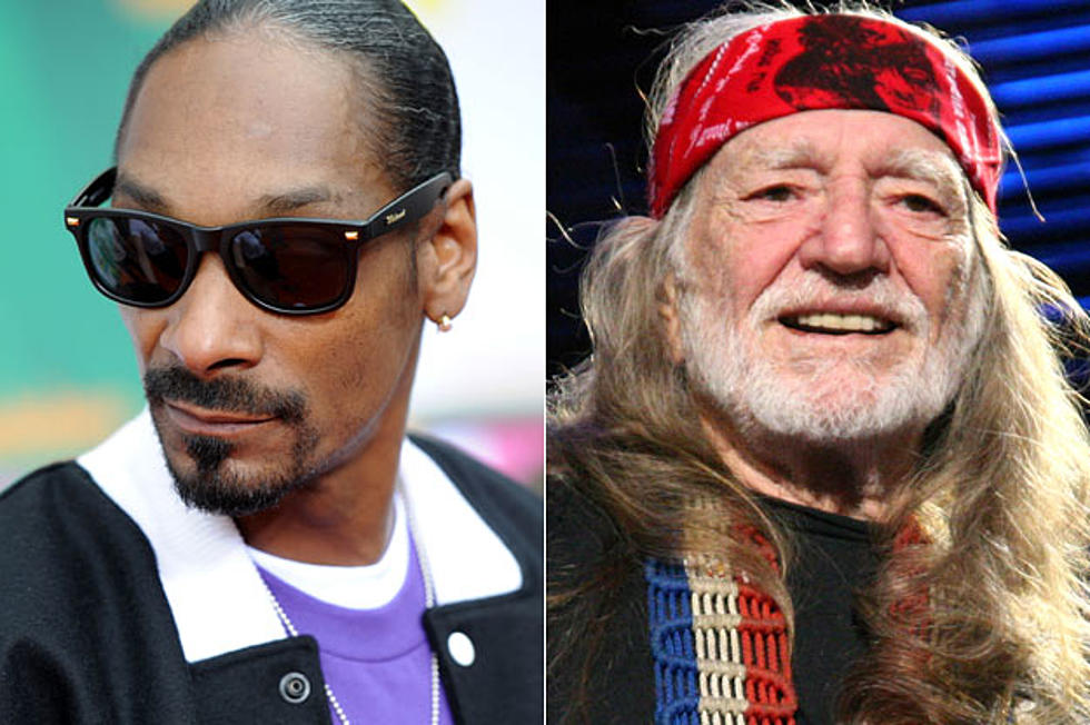 Snoop Dogg, Willie Nelson Release 420-Themed &#8216;Superman&#8217; Video