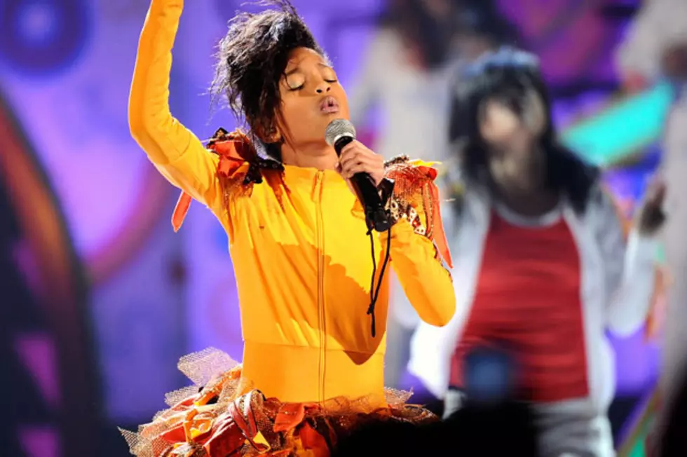 Willow Performs Mashup of &#8217;21st Century Girl&#8217; / &#8216;Whip My Hair&#8217; at 2011 Kids&#8217; Choice Awards